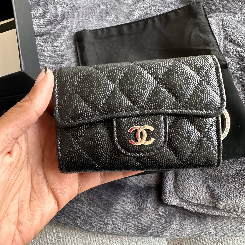 ✨ SOLD ✨ Chanel 4 Key Cles (Keyring holder/wallet)